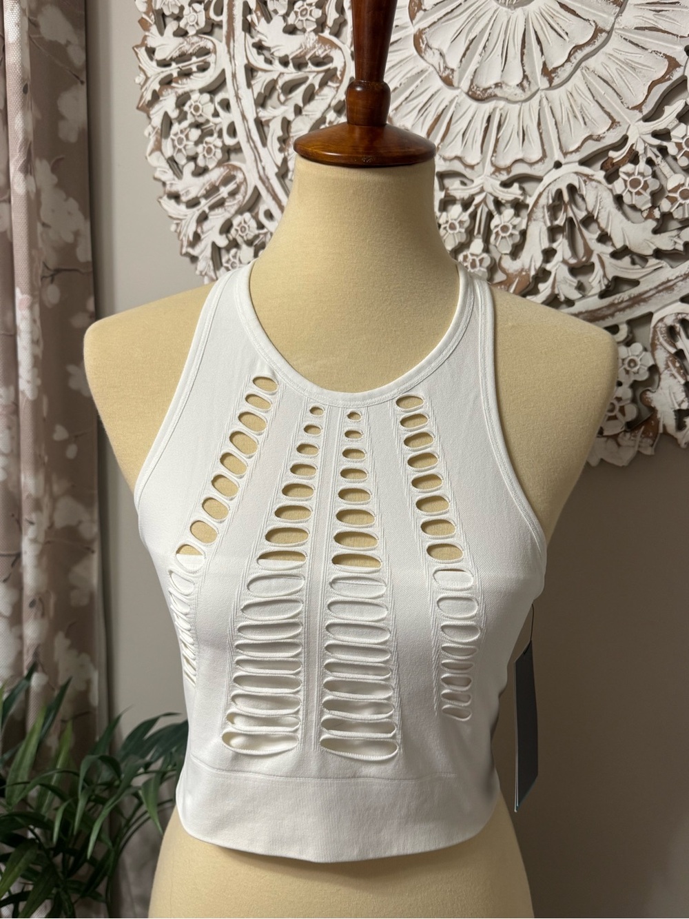 NUX Get Shredded Crop Yoga Sports Bra Tank ~ Sz M/L Layered White NWT